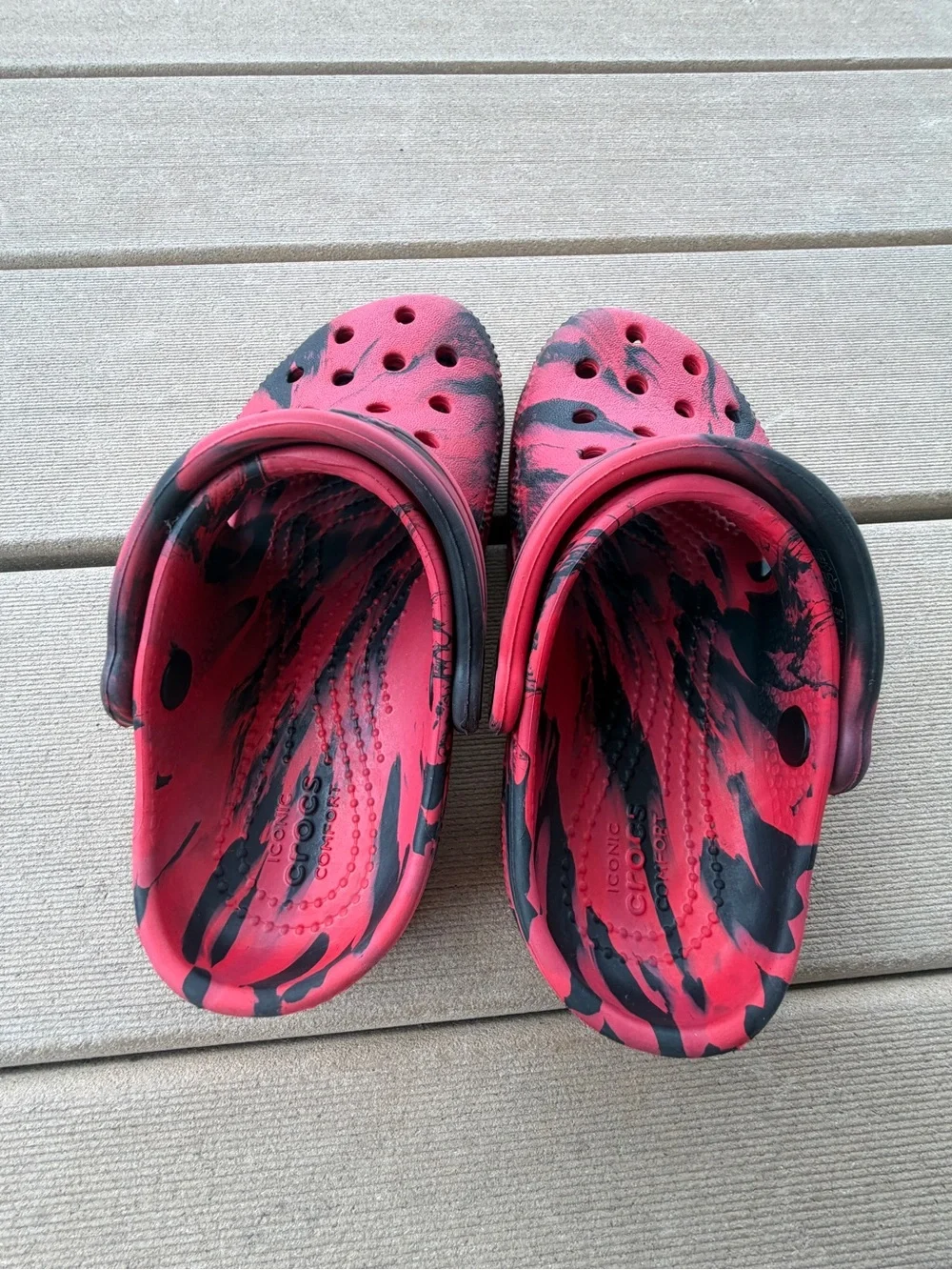 CROCS Kids Red and Black Marbled Clogs with Heel Strap
